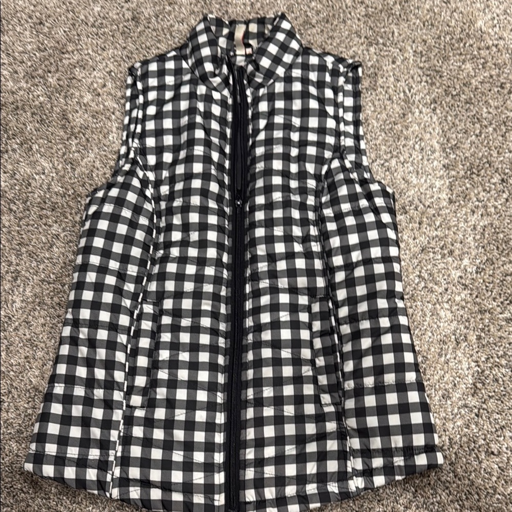Red Camel Black and White Quilted Puffer Vest